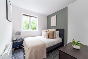 아파트 | 2 개의 침실, 저자극성 침구, 다리미/다리미판, 유아용 침대