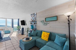 TV, books - Gulf View/Seaview Studio at Top of the Gulf 823 (Panama City Beach)