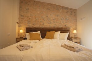 3 dormitoris, planxa i posts de planxar, un bressol de viatge i wifi 