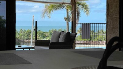 Le Reve Wake up to sunrises and tropical breezes