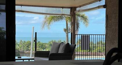 Le Reve~ Wake up to sunrises and tropical breezes!