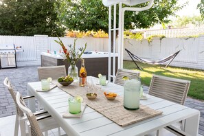 屋外ダイニングエリア