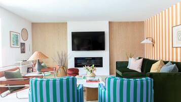 TV, fireplace, offices