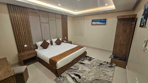 Signature-huoneisto | Pimennysverhot, silitysrauta/-lauta, ilmainen Wi-Fi