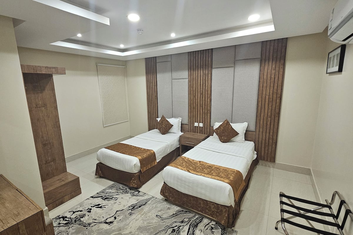 City Apartment | 1 bedroom, blackout drapes, iron/ironing board, free WiFi