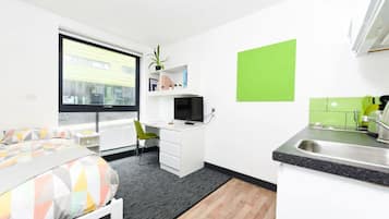 Studio, Non Smoking | Blackout drapes, free WiFi