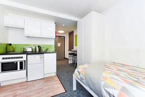 Blackout curtains, free WiFi