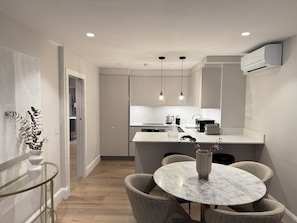 Oven, stovetop, dishwasher
