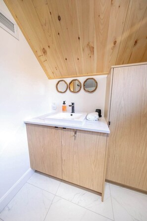 Interior - Spa - Pool table | Great Comfort | Chalet Le Mysa (Shannon)