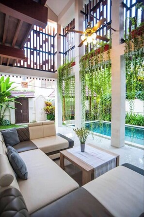 Vil·la, 4 dormitoris, fumadors, piscina privada | Exterior