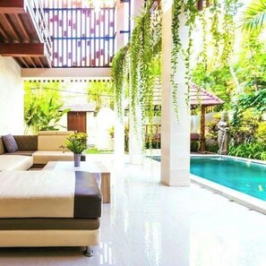 Pool - Huge Two Storey 4 Bed 4 Bath Villa With Pool Right in the Heart of Seminyak (Seminyak)