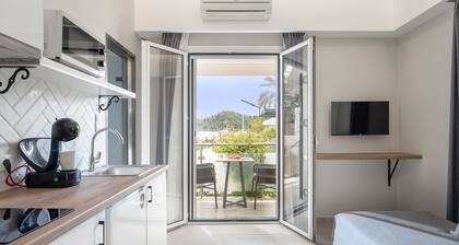 Captain's Seafront Apartments
