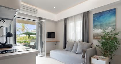Captain's Seafront Apartments
