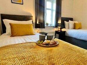 3 bedrooms, iron/ironing board, free WiFi, bed sheets