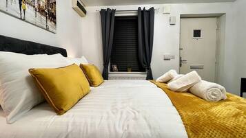 3 bedrooms, iron/ironing board, free WiFi, bed sheets