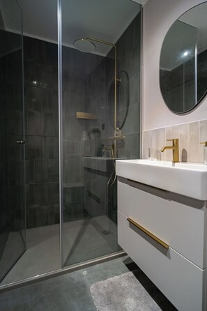 Apartment | Badezimmer