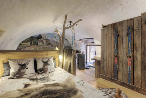 1 bedroom, free WiFi, bed sheets