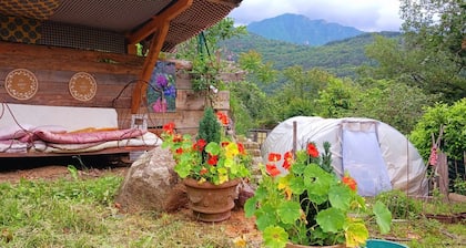 Casita de campo 'Mercantour' con vistas a la montaña, terraza privada y jardín privado