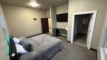 2 bedrooms, desk, free WiFi, bed sheets