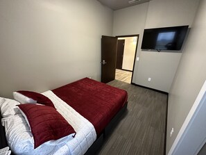 2 bedrooms, desk, free WiFi, bed sheets