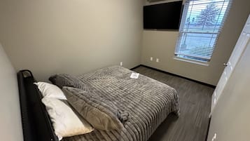 2 bedrooms, desk, free WiFi, bed sheets