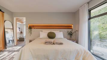 1 habitación, tabla de planchar con plancha, wifi y ropa de cama