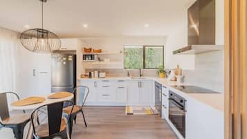 Coffee/tea maker, fridge, microwave, oven
