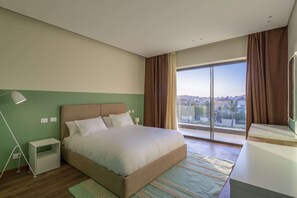 4 bedrooms, iron/ironing board - Lourina at Lake View Residence (Cairo)