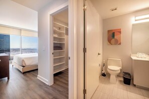 1 bedroom, desk, iron/ironing board, WiFi