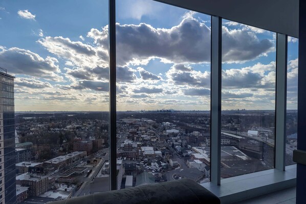 Interior - Chic Apt with Indoor Pool & Gym (New Rochelle, NY)