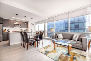 TV, offices - Luxury 2 BR Apt with Gym and Pool (New Rochelle, NY)