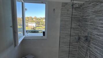 Tripla Superior, vista giardino | Wi-Fi gratuito