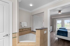 3 bedrooms, iron/ironing board, free WiFi, bed sheets - Heritage Luxury | 3 bed, 2 bath | Golf Course Views | Reunion Membership (Kissimmee)