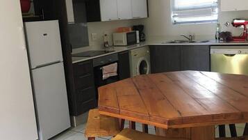 Apartment, 3 Bedrooms, Balcony | Interior