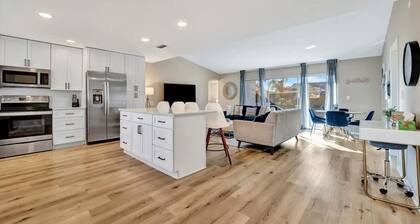 Heated Pool 3b 2b Home 10 Mins to Beach