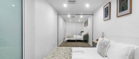 3 bedrooms, iron/ironing board, Internet, bed sheets