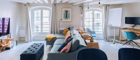 TV, stereo, offices