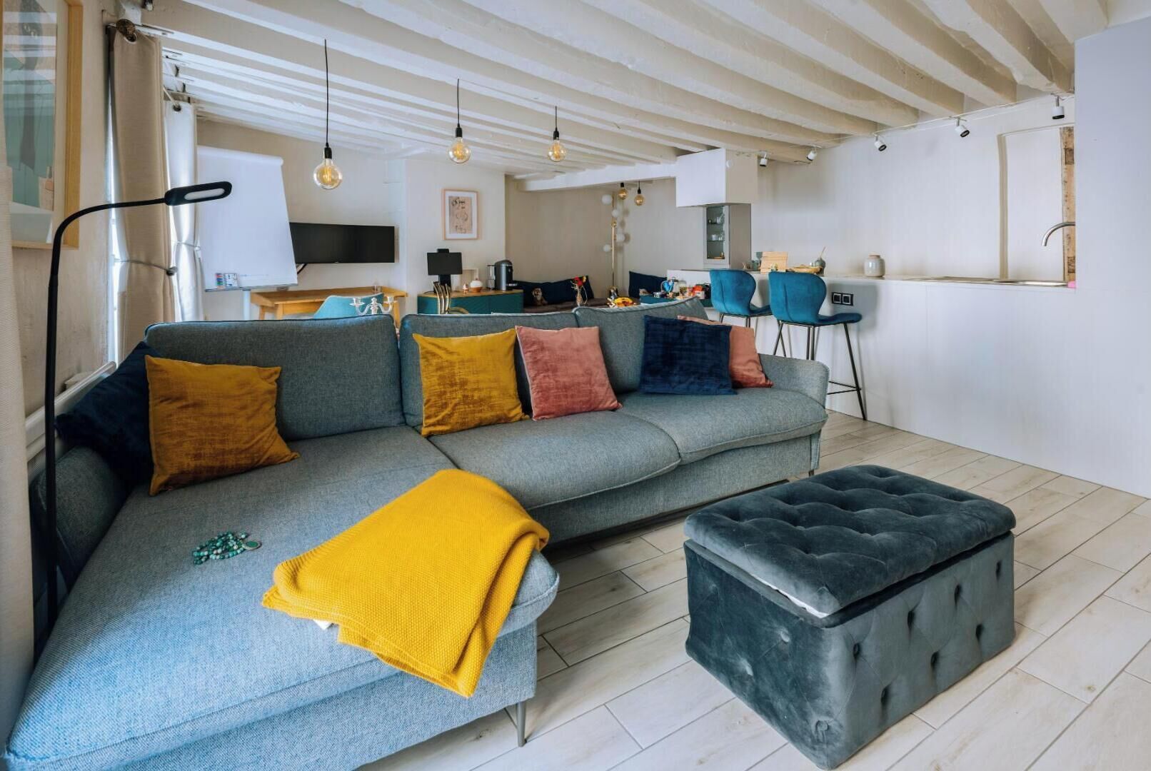 TV, stereo, offices