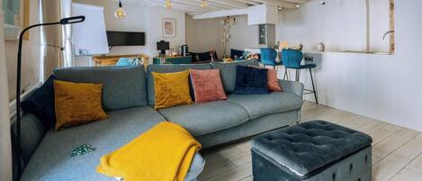 TV, stereo, offices