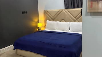 Deluxe Apartment, Balcony, City View | 2 bedrooms, soundproofing, iron/ironing board, free WiFi