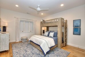 4 bedrooms, desk, iron/ironing board, free WiFi