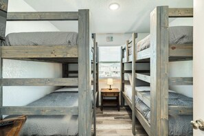 3 chambres, lit de bébé portatif, Wi-Fi, literie fournie