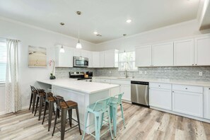 Fridge, microwave, oven, stovetop - Surfside Beach House - Views, Family & Pets (Surfside Beach)