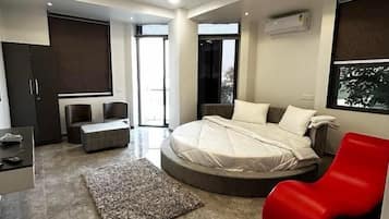 Superior Double Room, City View | Free WiFi, bed sheets