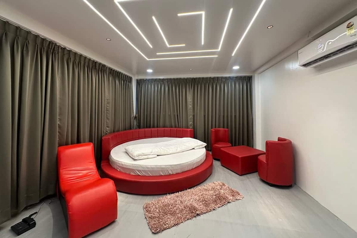 Premium Room | Free WiFi, bed sheets