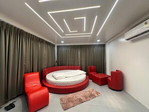 Premium Room | Free WiFi, bed sheets