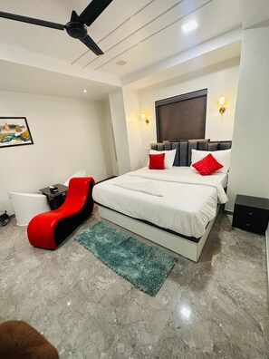Deluxe Room | Free WiFi, bed sheets - Hotel Hill Top Inn  (Pune)