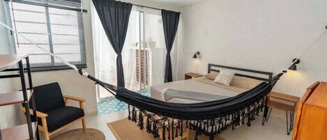 1 habitación, tabla de planchar con plancha, wifi y ropa de cama