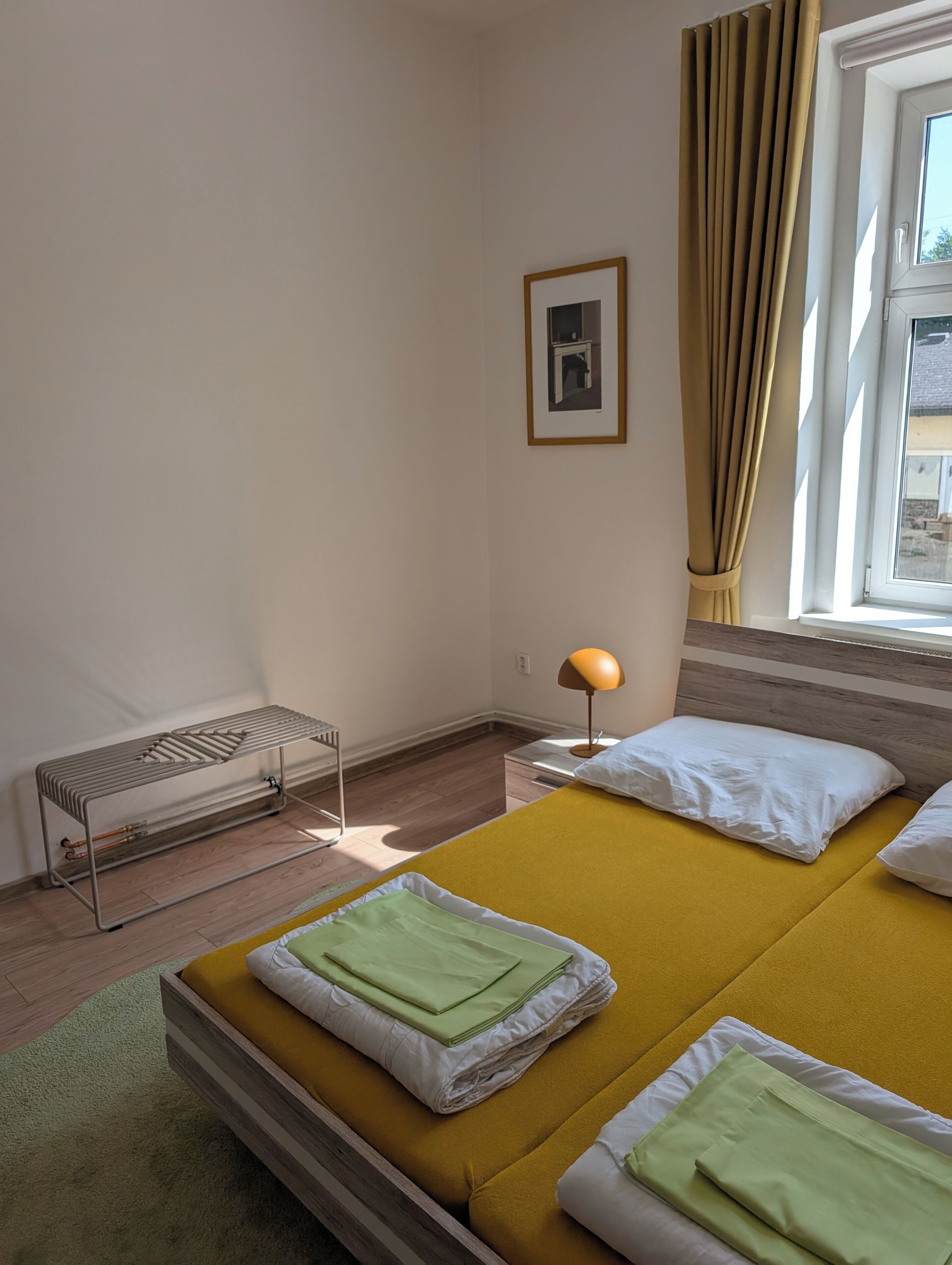 6 bedrooms, iron/ironing board, WiFi, bed sheets