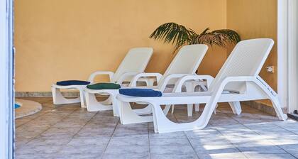 Spacious Villa Fontana with heated indoor pool and large garden